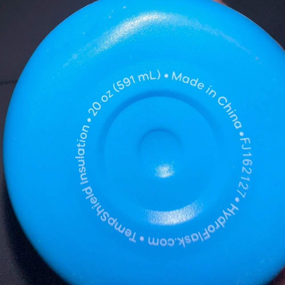 Hydroflask - Picture 2 of 3